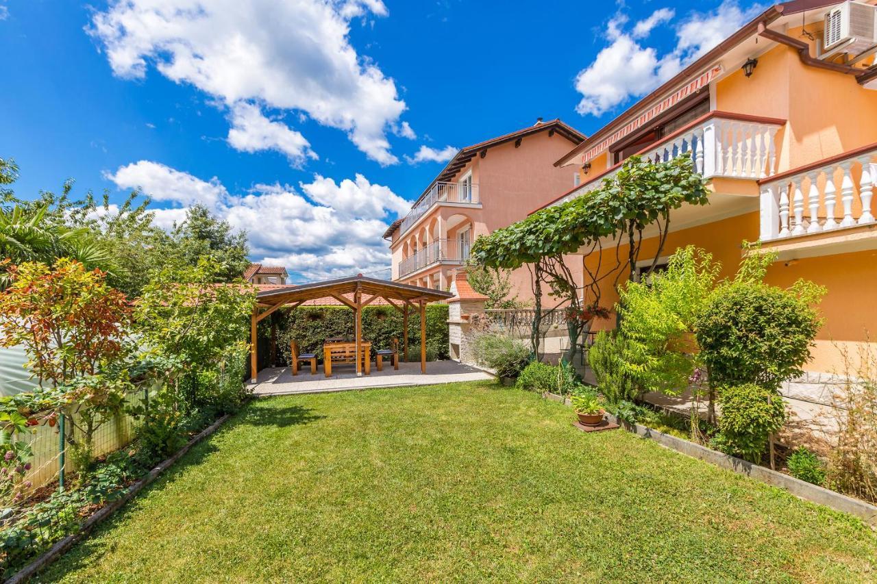 Apartment Karmel Viskovo Екстер'єр фото