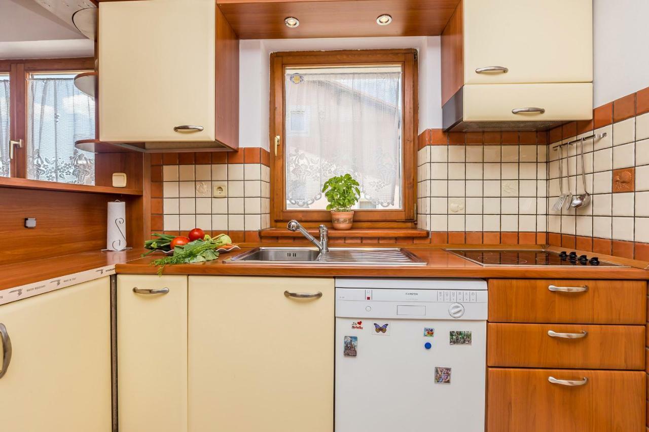 Apartment Karmel Viskovo Екстер'єр фото